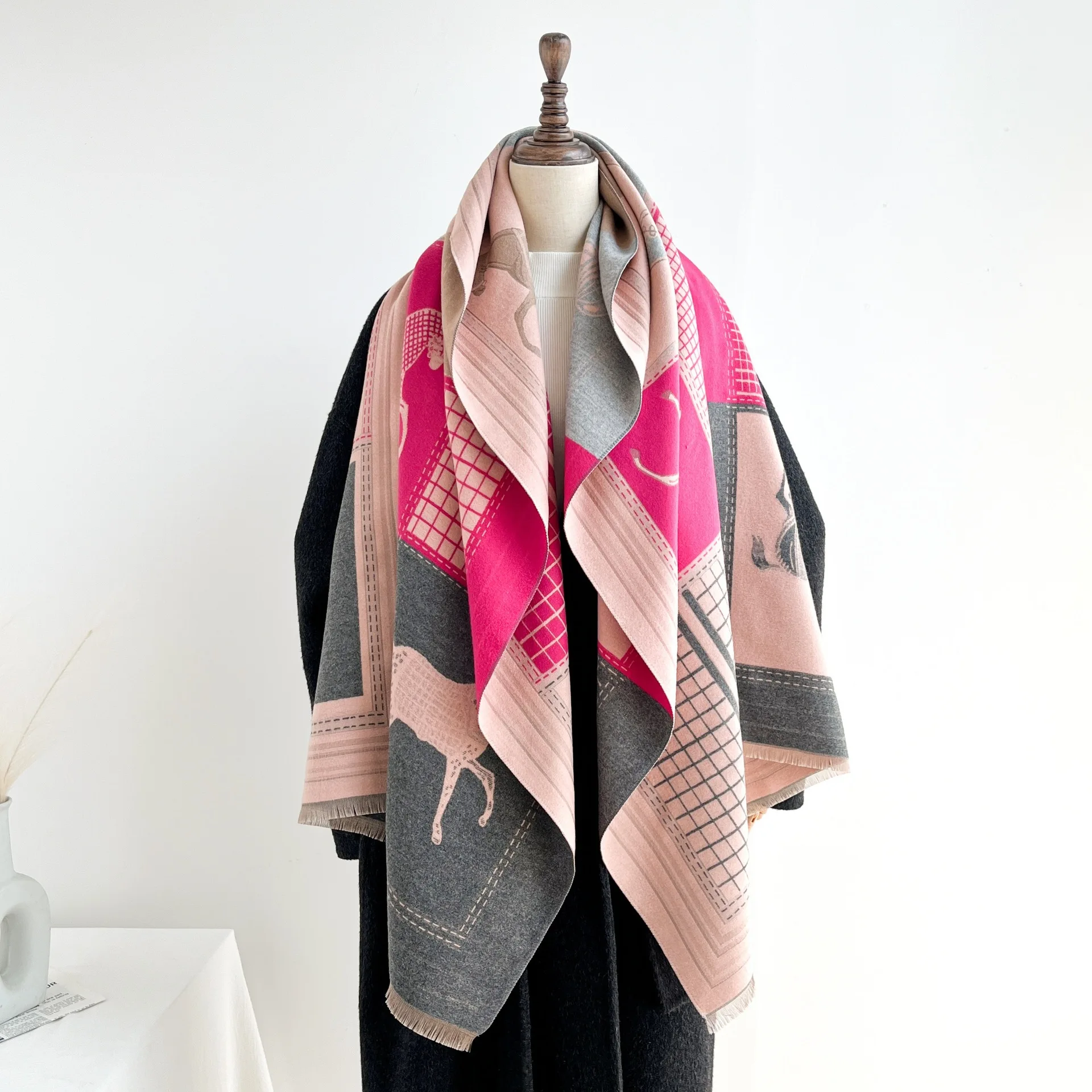 الكشمير السميك مثل وشاح المرأة المألوف شيك نمط الدفء كومة اللون تصميم فاخر يشعر طويل الحجم موسم الشتاء