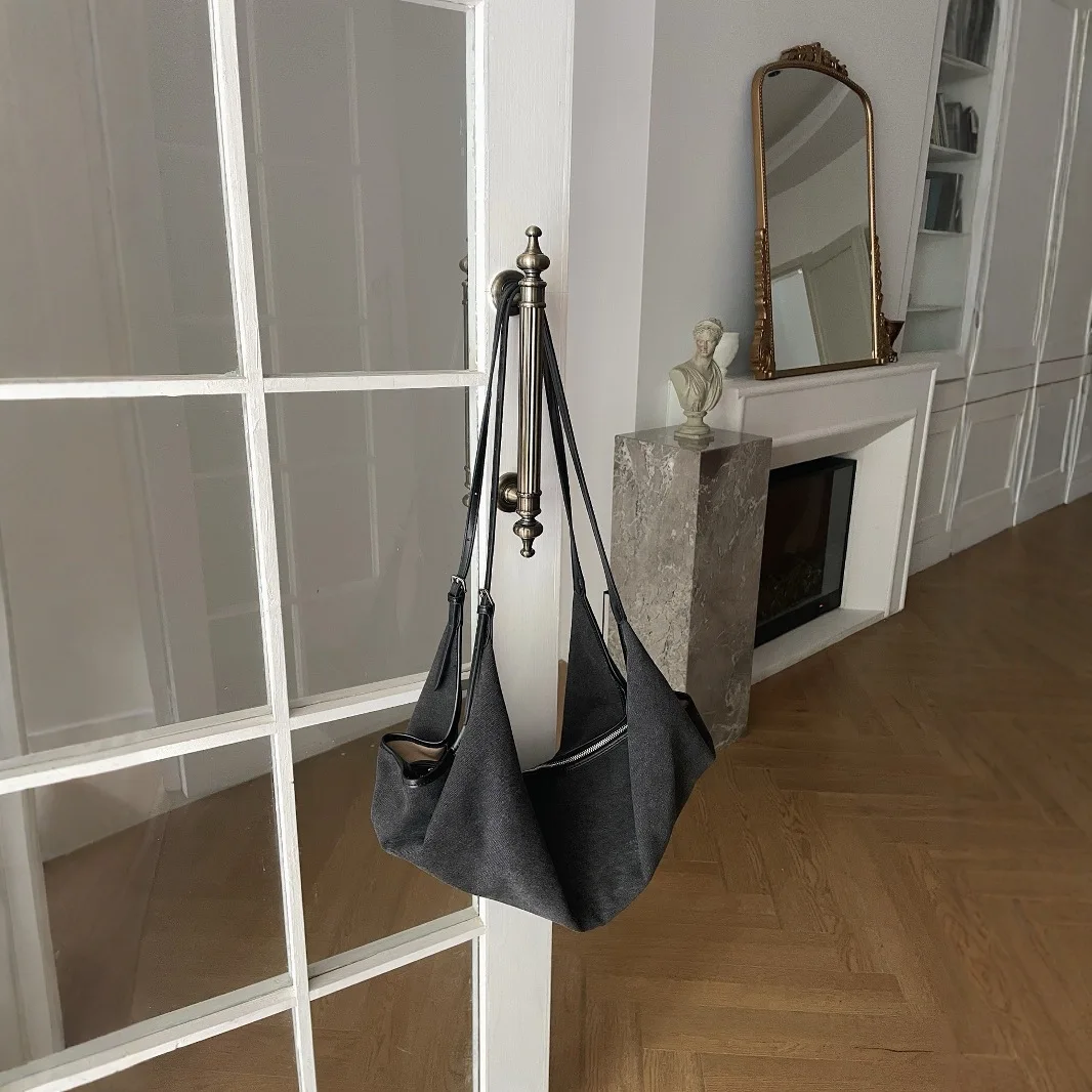 

2025 New Simple Retro Dumpling Bag Casual Lazy Shoulder Sailing Bag Large Capacity Versatile Messenger Tote Bag