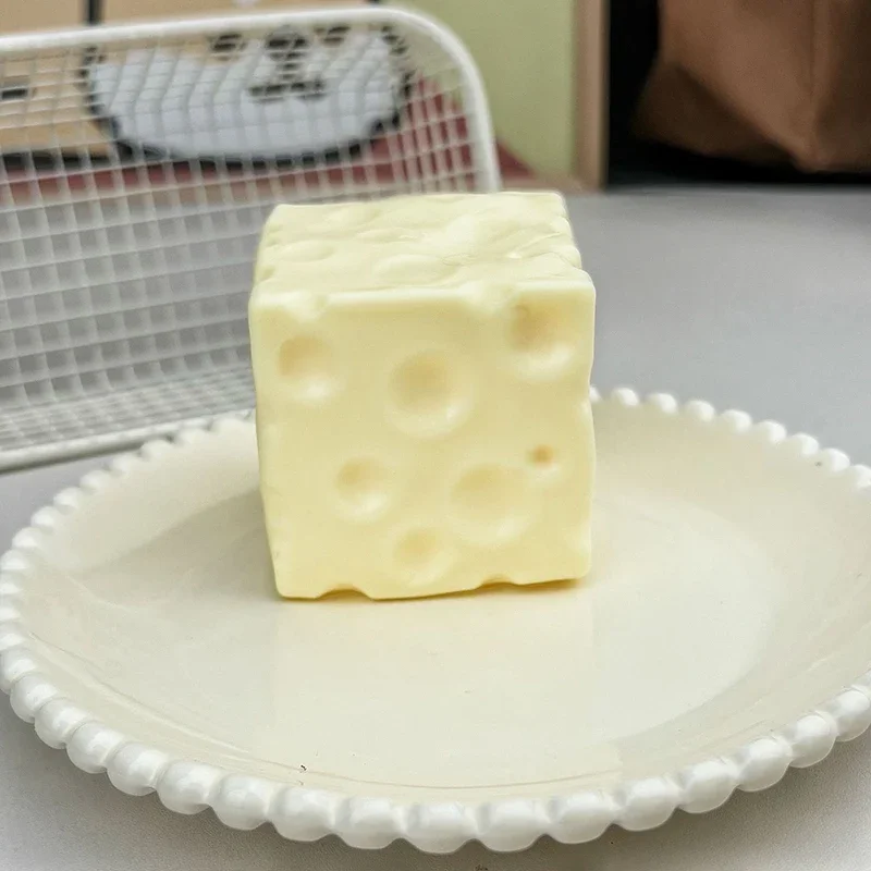 Jumbo Käse-Würfel Stressball Großer Formbarer Käse-Squeeze-Ball Nicht-Springender Fidget-Spielzeug ASMR Sensorisches Anti-Stress Festival-Geschenk