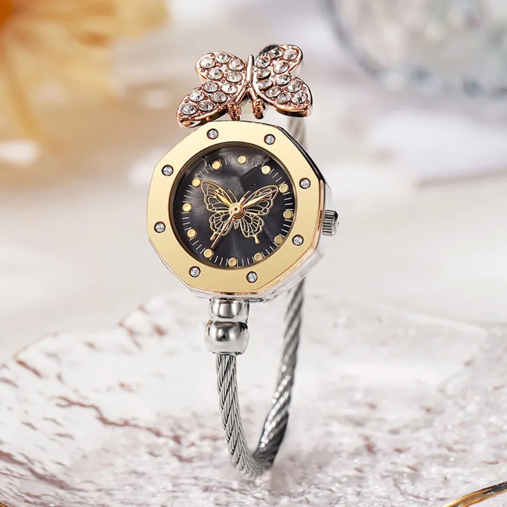 Exquisite Women's Bracelet Watch Vintage Luxury Women's Wrist Watch Quartz Movement Decorative Vintage Female Clock Daily Use