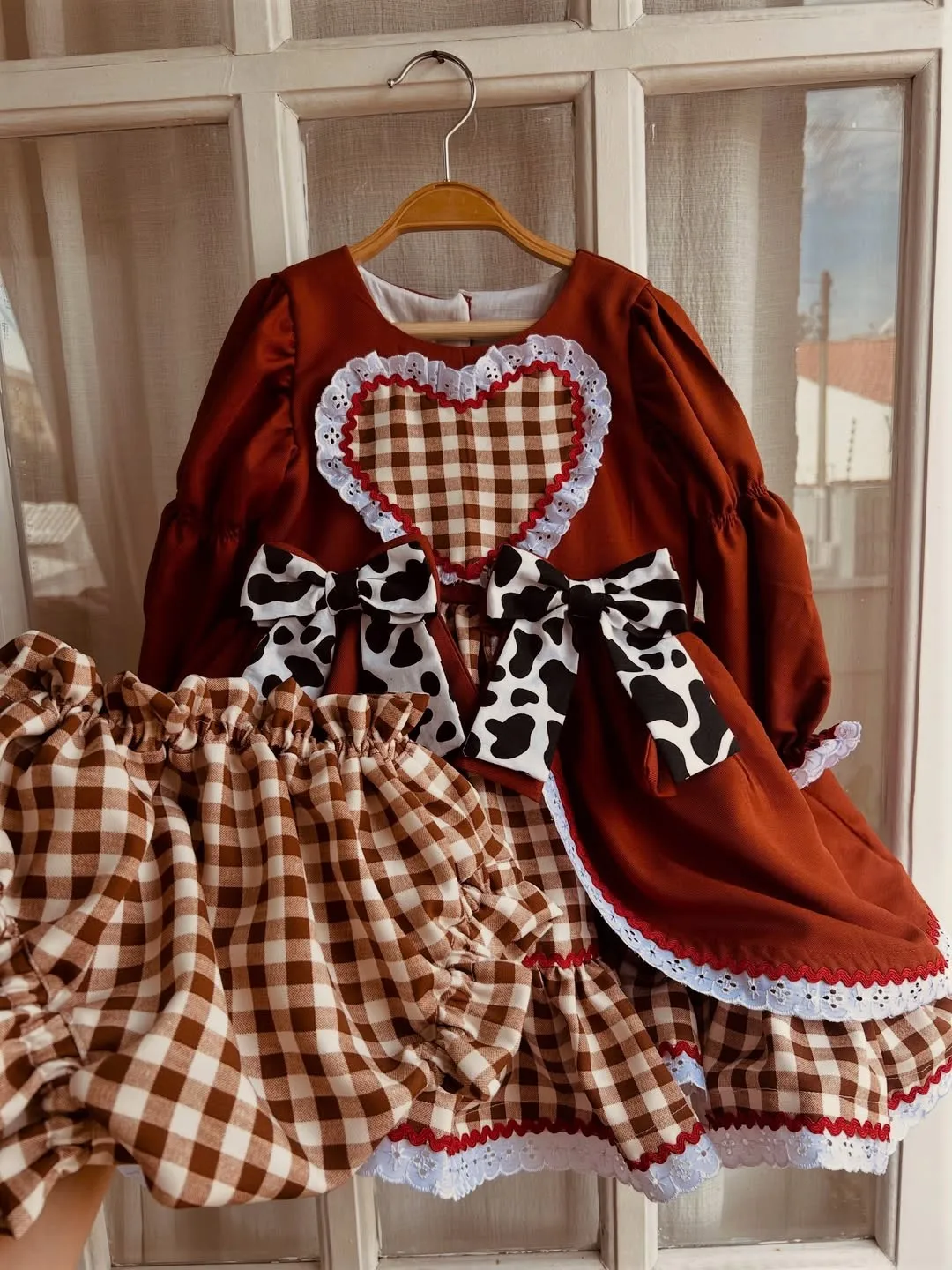 Autumn Baby Girl Long Sleeved Brown Checkered Heart Bow Red Puffy Dress With Short For Casual Party Birthday Wedding Photography