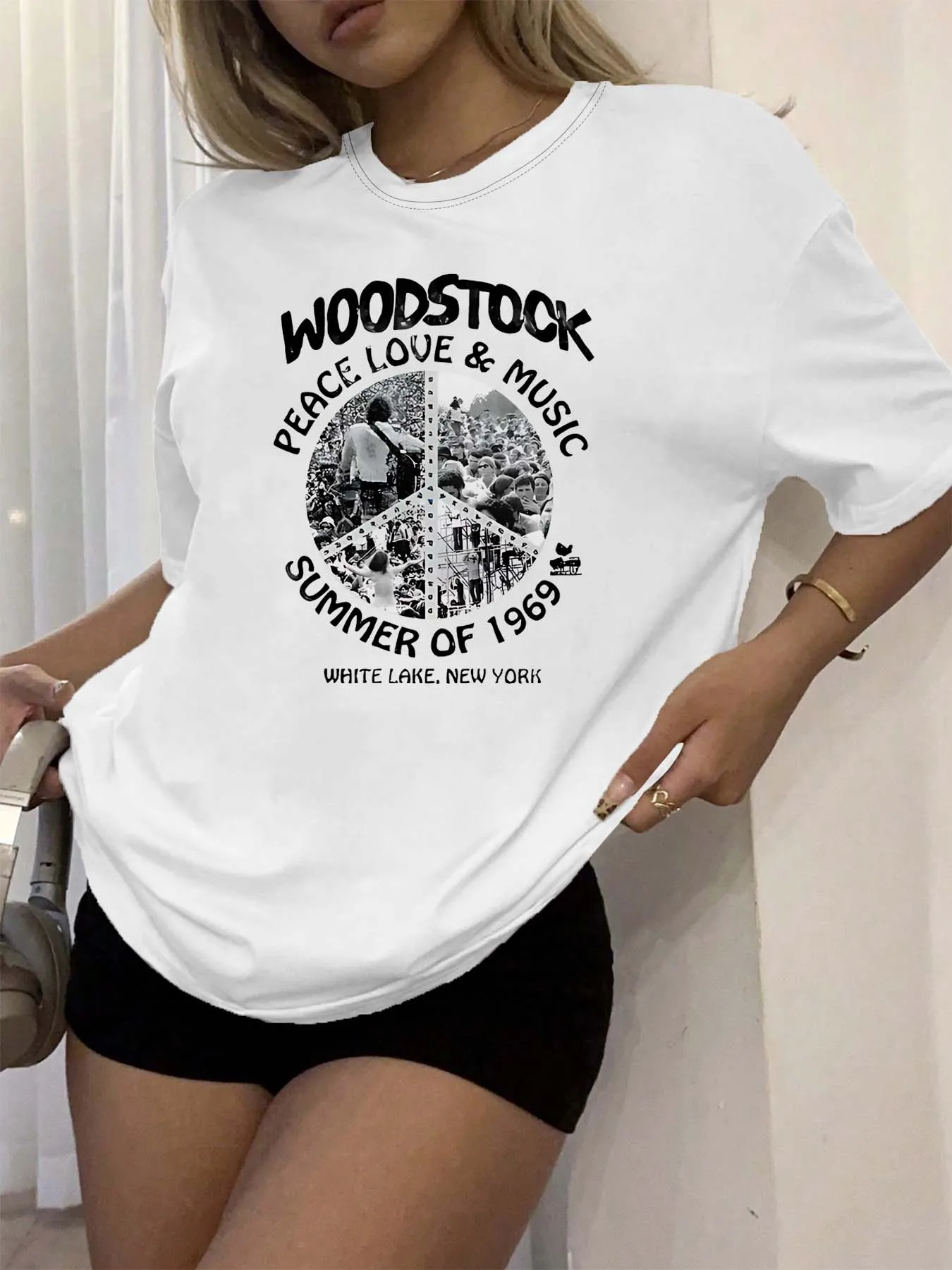 

Футболка больших размеров в стиле ретро с рисунком Woodstock Peace Love Music для вневременного фестиваля Chic