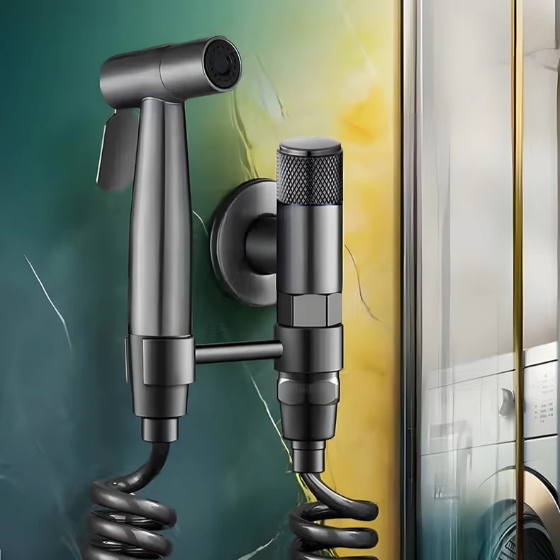 

Ручной пистолет-распылитель для биде и унитаза, набор для чистки ванной комнаты, женская стирка, портативный распылитель высокого давления, аксессуары для ванной комнаты