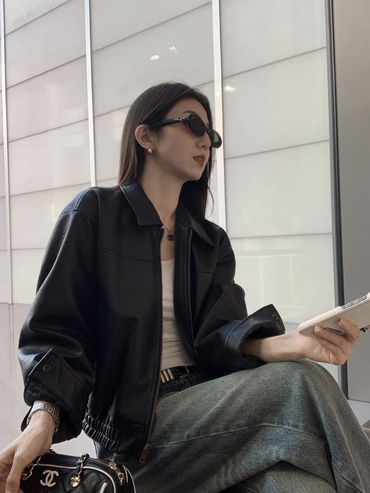 

Модная ретро-куртка из искусственной кожи для женщин, короткая, из полиэфирного волокна, с застежкой-молнией и отложным воротником, в стиле MULVAN Leather Notebook Coat