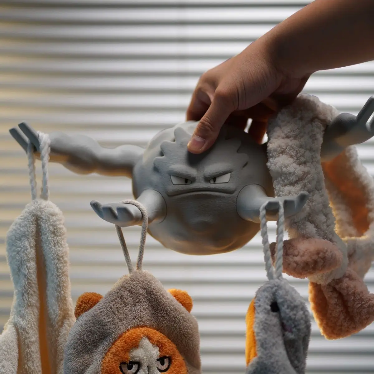 

Miniso Koffing Geodude вешалка для одежды дисплей для одежды аниме вешалка стеллаж для хранения нарядов аксессуары для дома и спальни подарки на день рождения