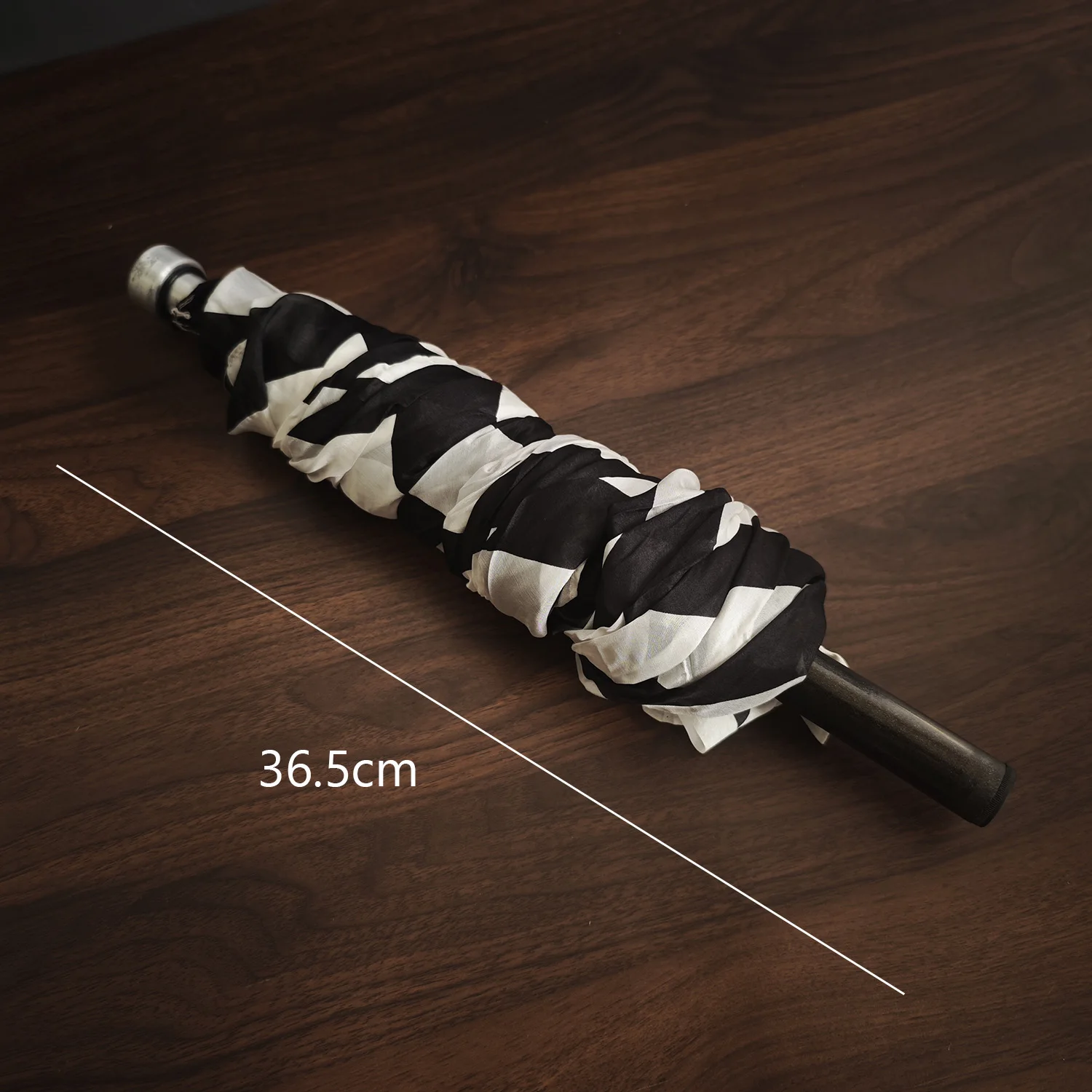 

Jumbo Zebra Silk Flag Production (1.8m*1.4m) Stage Magic Tricks Gimmicks Magicians' Accessories Closer for Show Ending Props