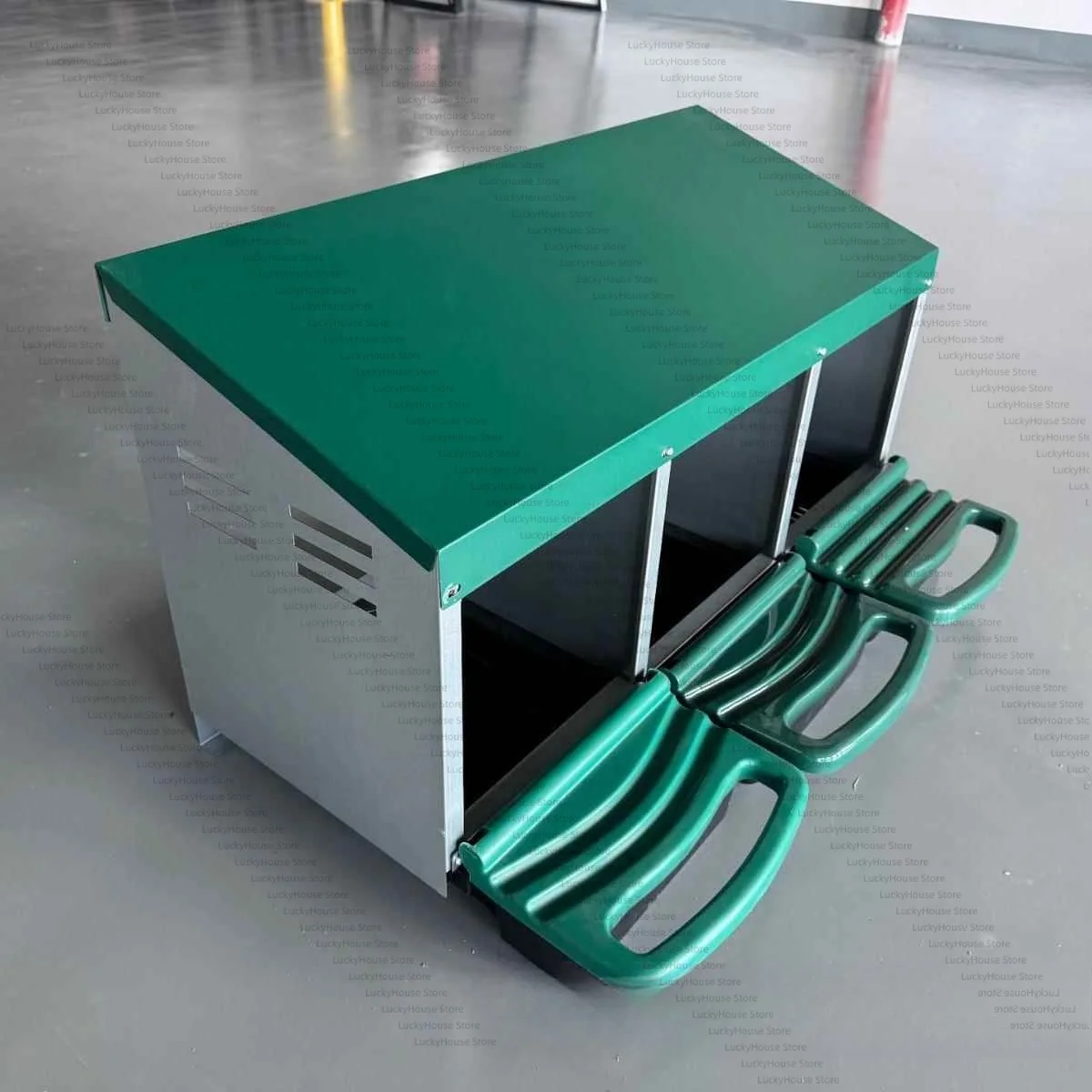 Hot Sale Chicken Nesting Box Galvanized Steel Egg Laying Nest Box Hanging Poultry Coop