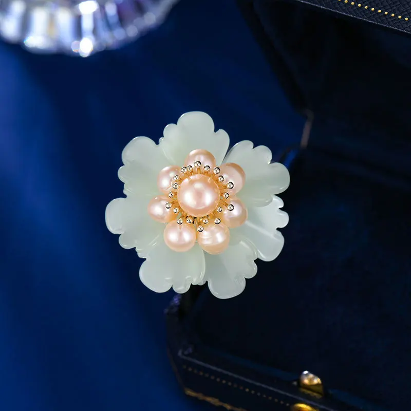 

High-end multi-functional coat suit brooch, elegant and refined camellia brooch