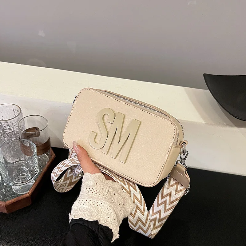 

Элегантная сумка через плечо с буквенным принтом, новинка 2023 года для женщин, роскошная сумка через плечо из мягкой кожи, модная сумка подмышки для всех случаев