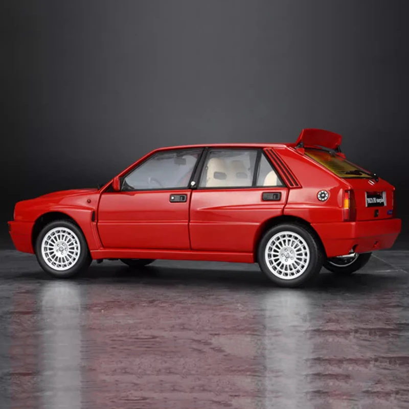 كيوشو 1:18 نموذج سيارة Lancia Delta HF EVO-2 مصنوع من خليط معدني أبيض