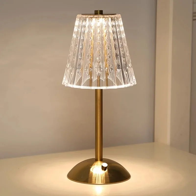 

1 PC Luxury-Style Crystal Desk Lamp, Three-color Touch Charging - Suitable for Restaurants, Cafes, as a Gift for Others