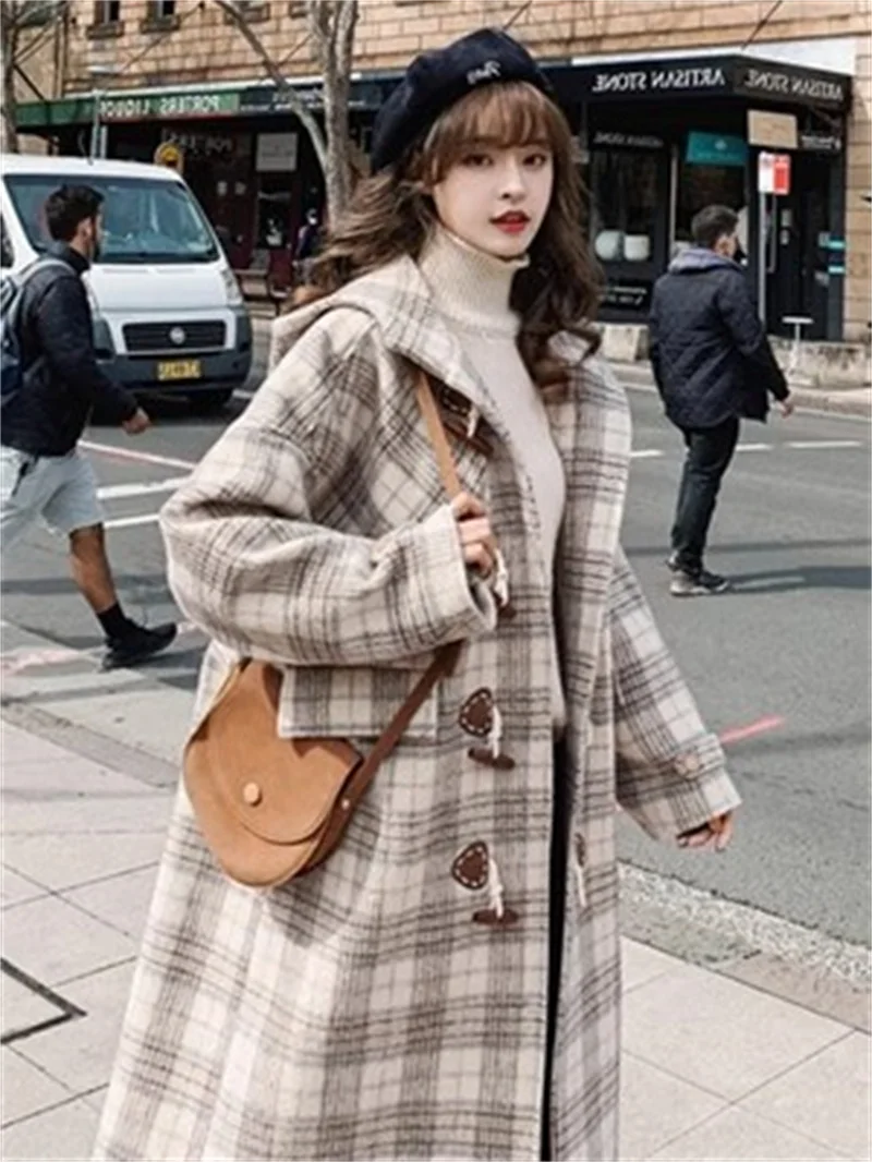 

2023 Winter New Checkered Cow Horn Button Woolen Coat for Women's Korean Version Style Small Loose Over Knee Thickened Nizi Coat