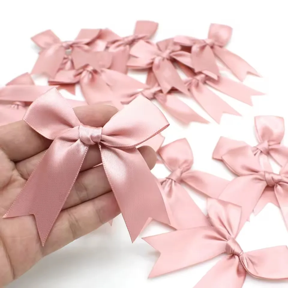 50 Stück 3,3"x3,3" Schleifenbänder Kleine Satinband-Schleifen Blumen-Dekorationen Handarbeit DIY Party-Dekoration
