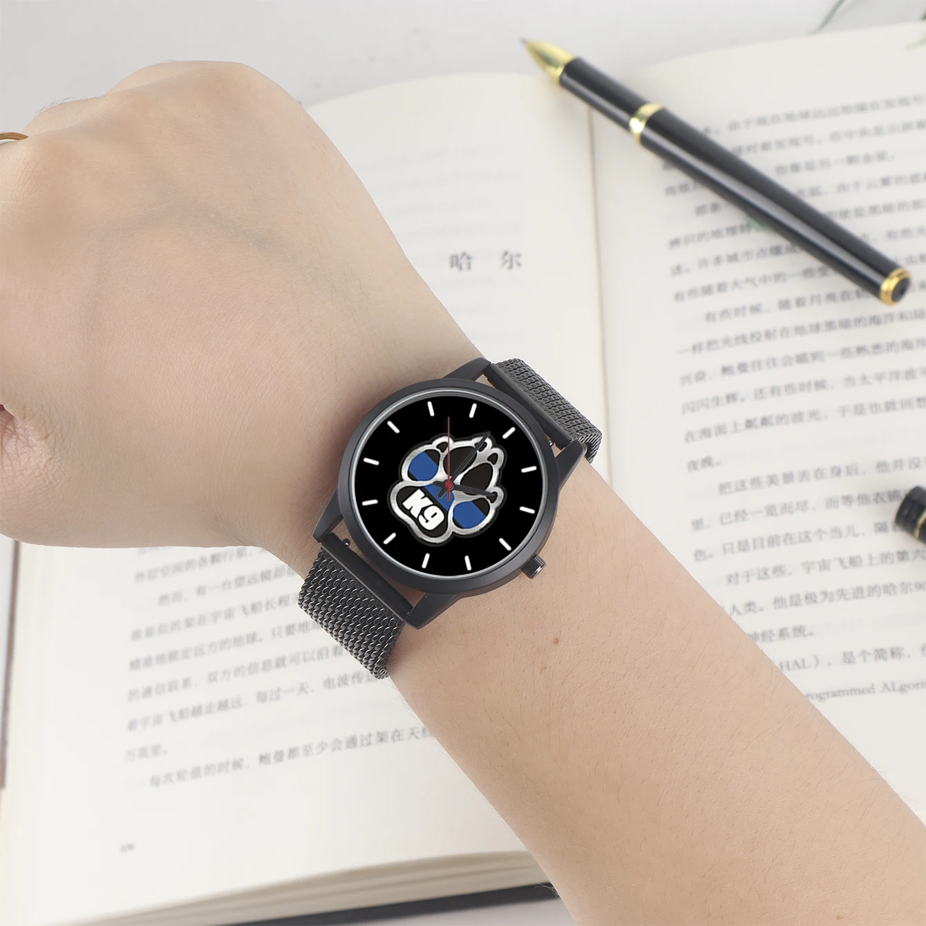 New Customize Police Dogs Footprints Design Quartz Wrist Watch Women's 3Hands K9 Gifts Souvenir Festival