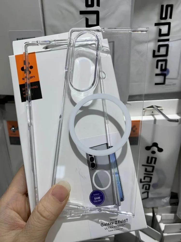 Przezroczyste etui magnetyczne Spigen z PC do Samsunga Fold8Ultra, kompatybilne z bezprzewodowym ładowaniem Magsafe, etui na telefon do Fold8 Fold7 Fold6 Fold5 — zdjęcie produktu 5