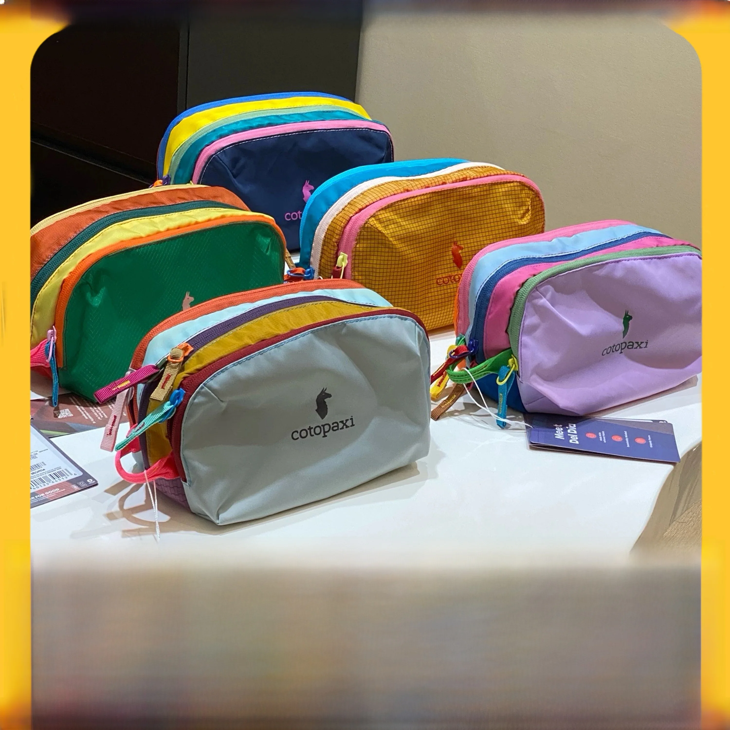 Dopamine 4L American Alpaca Wash Bag Waterproof Lightweight Color Block Multi-Functional Handheld Travel Makeup Storage Bag