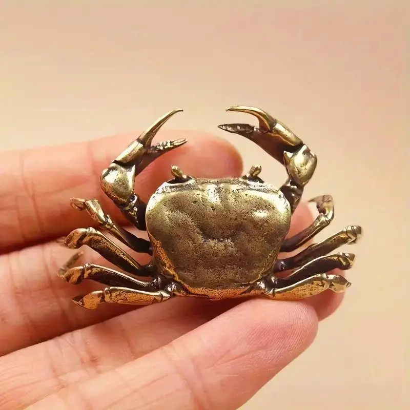 Brass Crab Figurine Handcrafted Antique Copper Tea Pet Retro Desktop Ornament for Home Office Tea Ceremony Decor