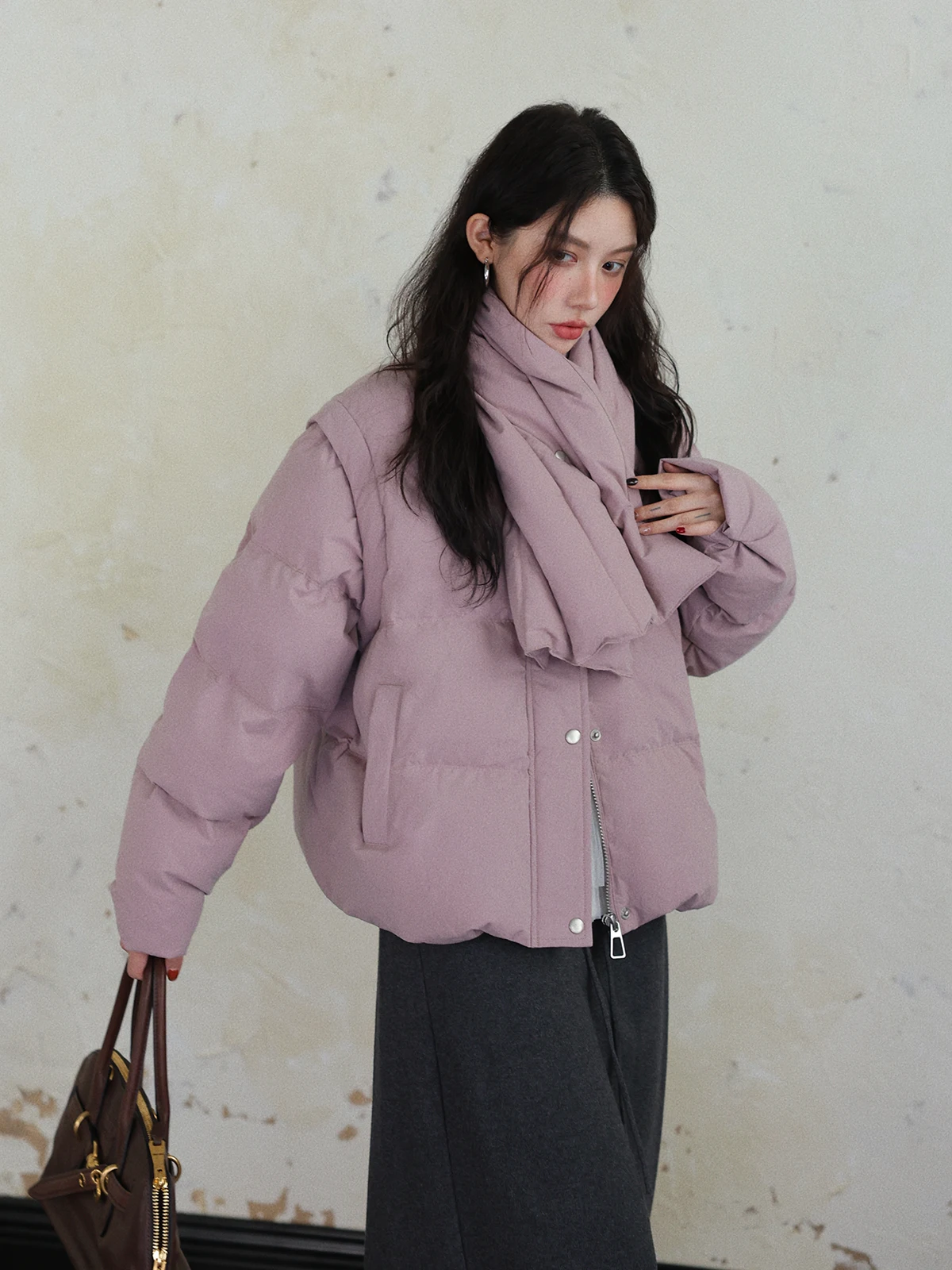 جاكيت نسائي منفوخ بتصميم DR قابل للفصل وقابل للارتداء بطريقتين مع وشاح، 90% ريش، فضفاض، عصري للشتاء