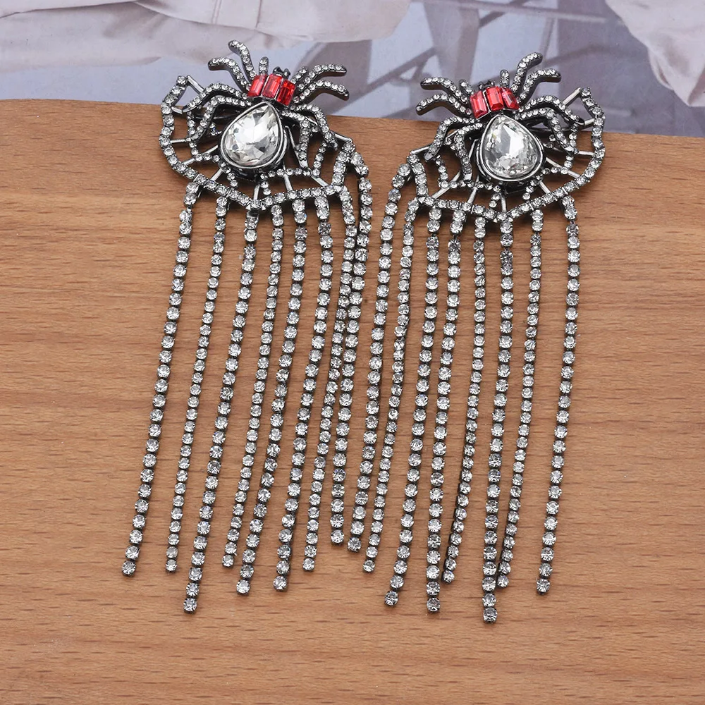 2026 موضة جديدة كريستال الراين سلاسل شرابة الأقراط الطويلة النساء خمر لطيف العنكبوت الحشرات كبيرة استرخى أقراط مجوهرات