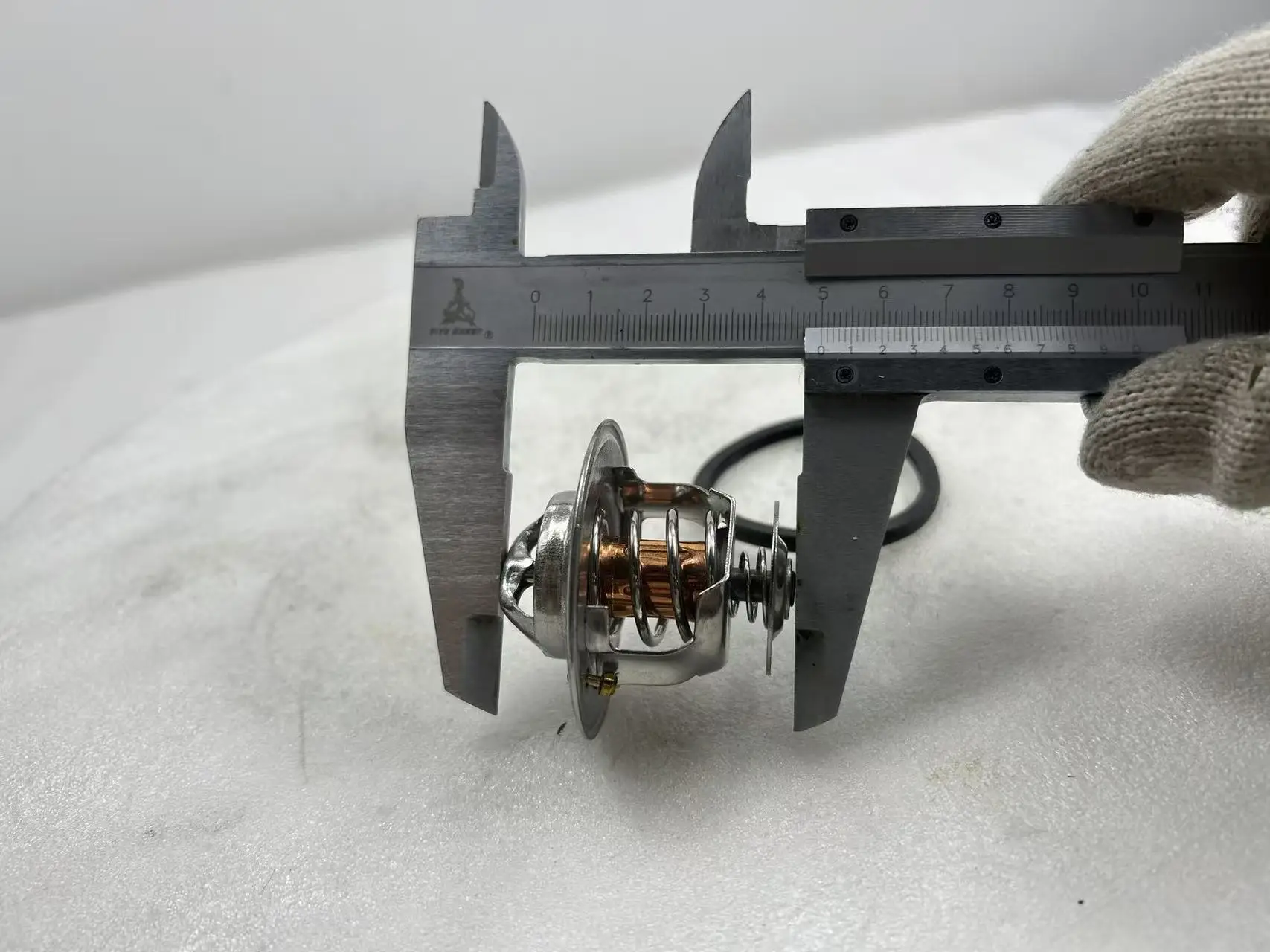 Engine Water Pump Thermostat Regulator 4080631 for Excavator R215LC-7 R220LC-7 6BT5.9 Pump