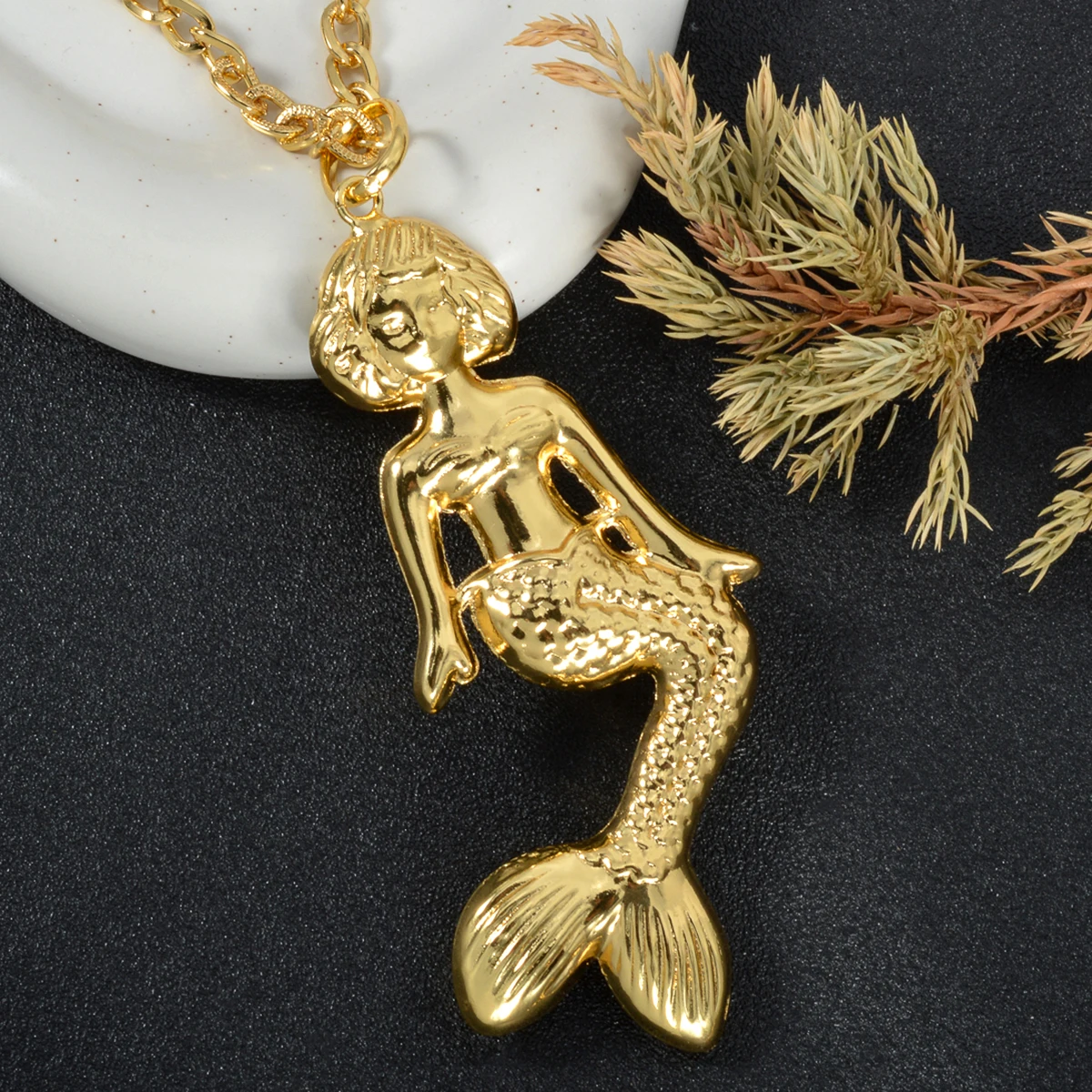 Fashionable Mermaid Women\'s Pendant Necklace With Hip-Hop Punk Style Suitable for Daily Wear Parties gGving Friends Jewelry Gift
