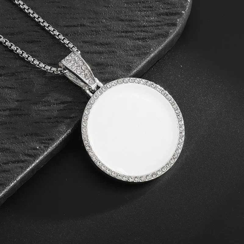 Exquisite Round Photo Frame Pendant Necklace Men and Women Fashion Personalized Commemorative Jewelry Couple Gifts