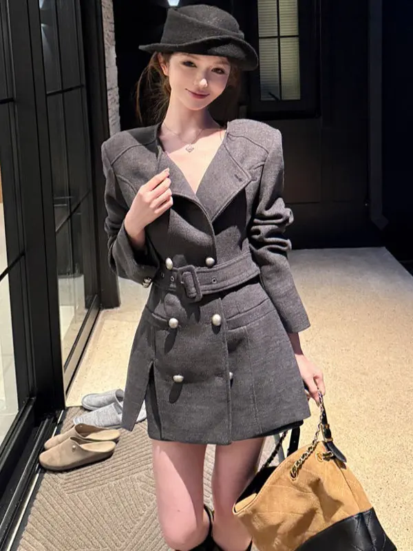 

Корейский комплект из топа и юбки: удобный хлопковый костюм-двойка с длинным рукавом и круглым вырезом, на пуговицах