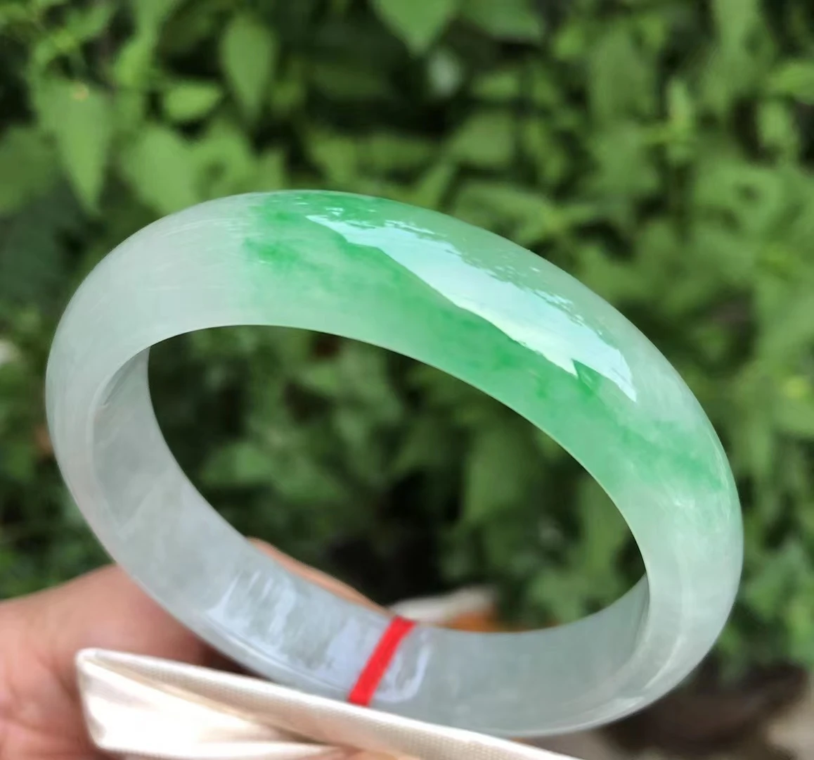 

New Myanmar Jade Bangle Ice Waxy Perfect True Color Floating Green Jadeite Bracelet Exquisite Handring High Quality Fine Jewelry