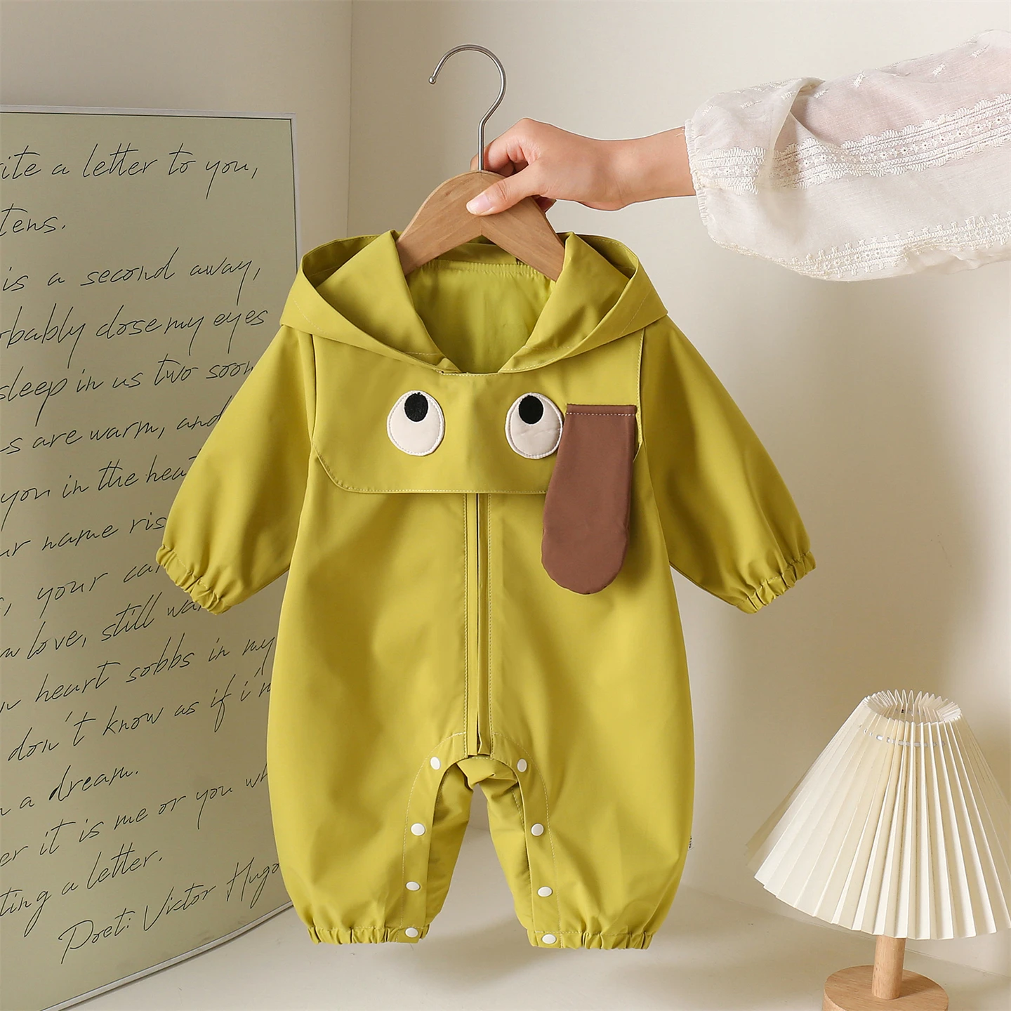 

Весенне-осенняя модная одежда Jaet Long Sve с капюшоном для маленьких мальчиков, уличная одежда, хлопковая футболка среднего размера