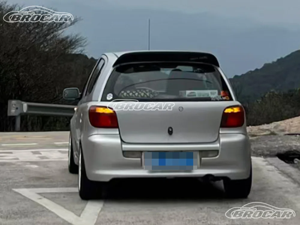 Alerón de Techo o Maletero Estilo SPOON de Alta Calidad en Material FRP Rojo o Azul para Toyota Vitz Echo Yaris 2002-2013
