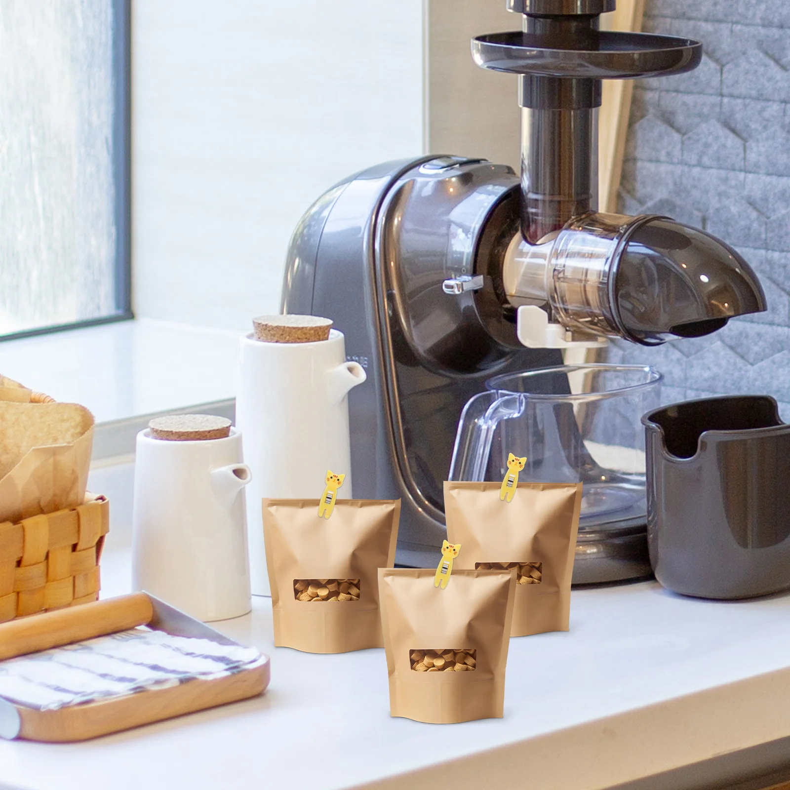 

12Pcs Cute Cartoon Paper Clips Multifunctional Desk Organizer Memo Holder Food Bag Sealer Office Home Travel Use