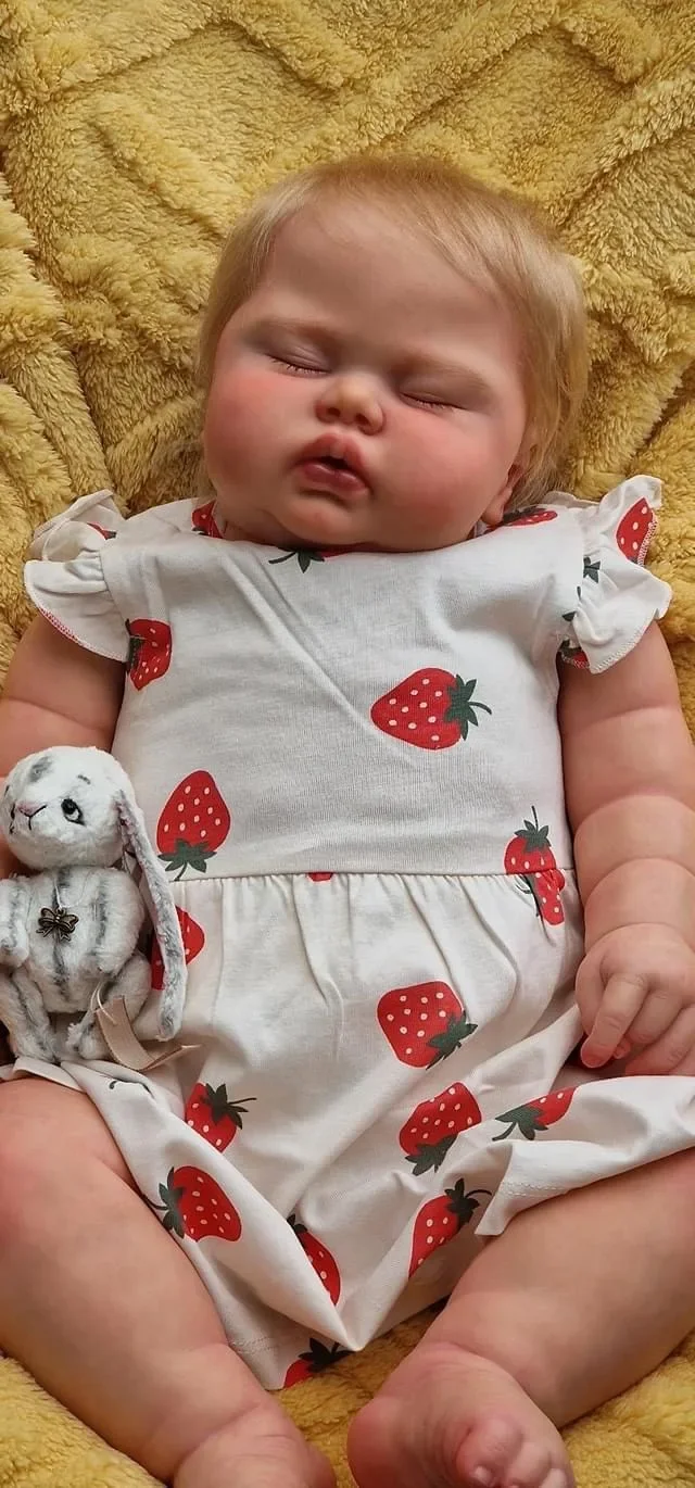 St.Store 24 Zoll lebensechte Schlafgurke in weichem Stoffkörper, wiedergeborenes Kleinkind, handverwurzeltes blondes Haar, kuschelige Babypuppe