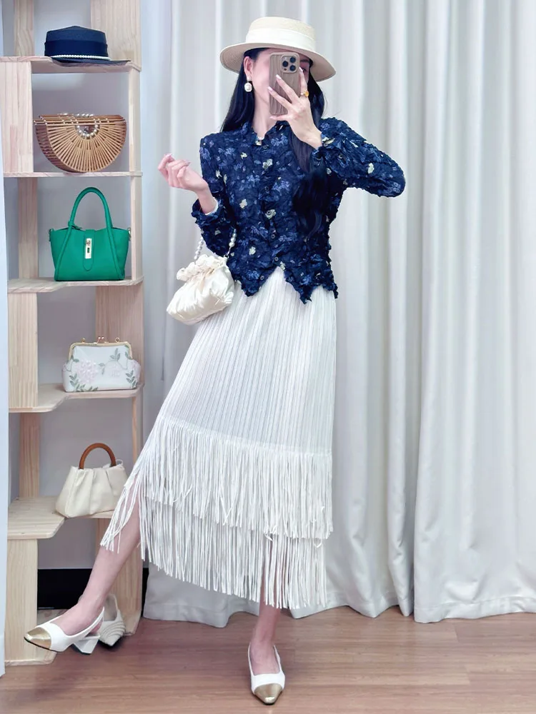 

Summer Fashion Black Top And Tassel Skirt Set Waist-Cinching Polyester Long Sleeve round Neck Two-Piece Ensemble for Women ov...