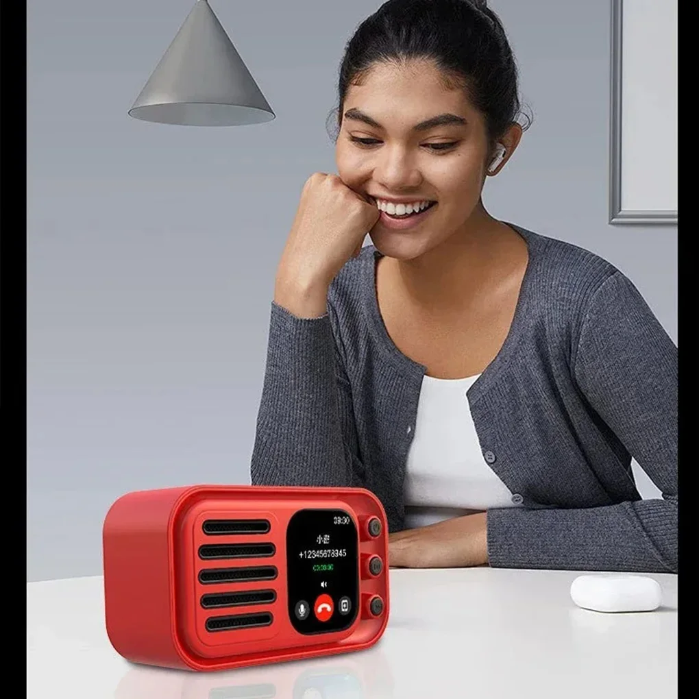 

Портативные Bluetooth-колонки с настраиваемым интерфейсом, функцией будильника и FM-радио