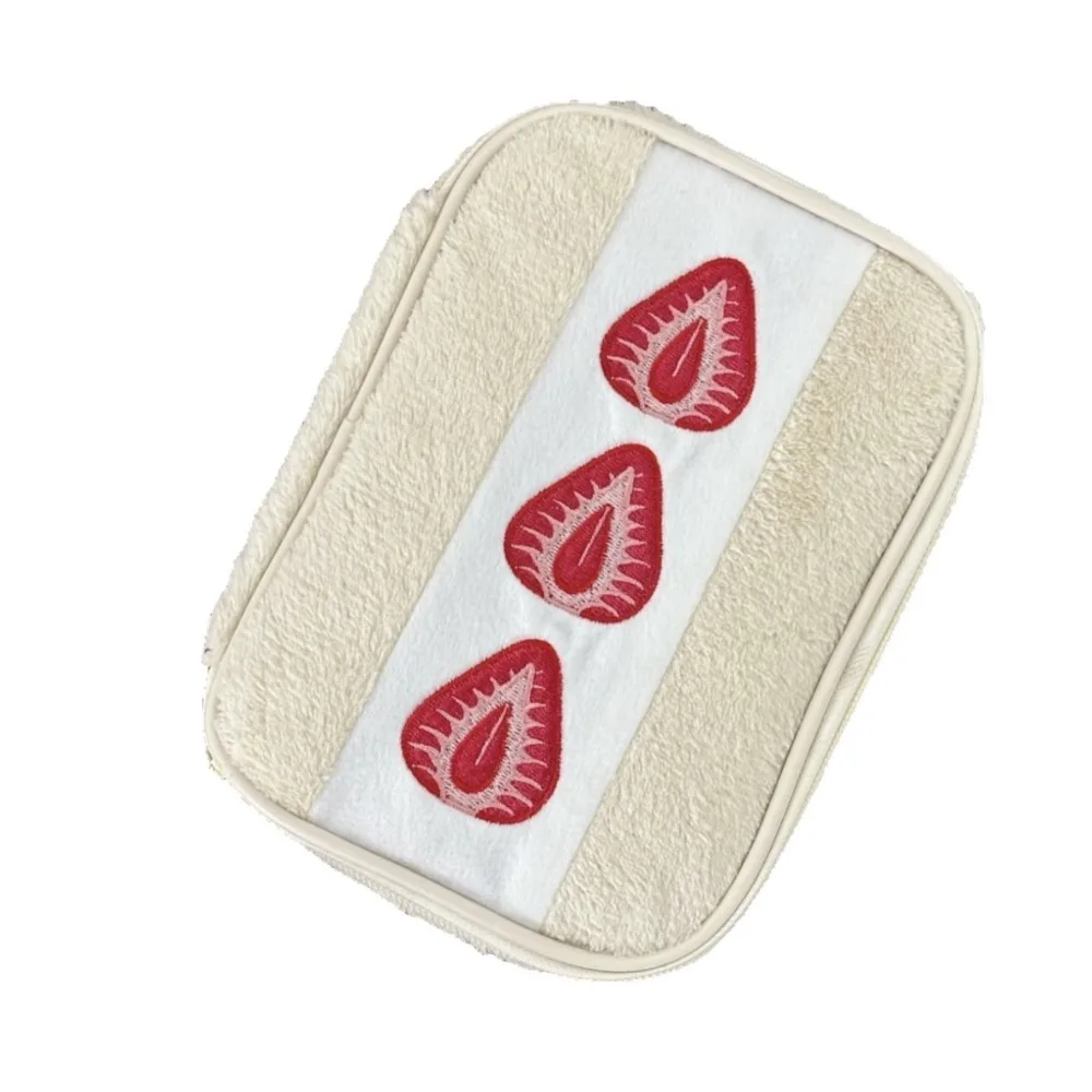 grande-capacidade-morango-saco-de-maquiagem-de-pelucia-ziper-moeda-bolsa-bonito-saco-cosmetico-lapis-caso-multifuncional-saco-de-higiene-pessoal-feminino