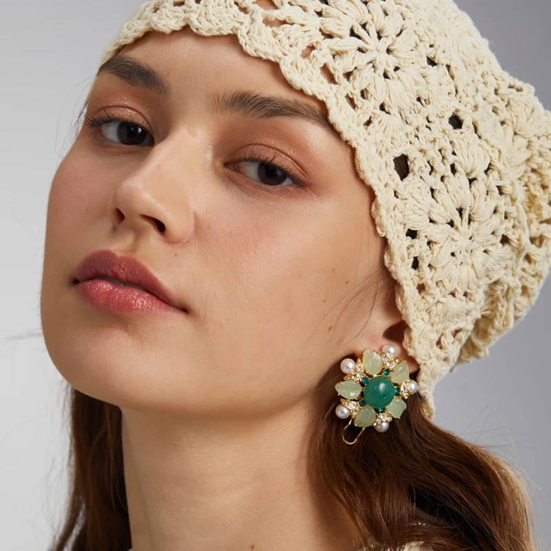 

Vintage Hotan Jade Green Leaf Disc Stud Earring Flower Pearl Gold Color Rhinestone For Woman Accessories Luxury Jewelry Wedding