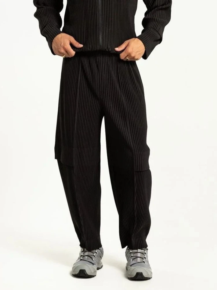 ISSEY 2026 New Arrival Japan Miyake-Style Pleated Workwear Pants Layered Design Three-Quarter Length Relaxed Fit Men's Pants