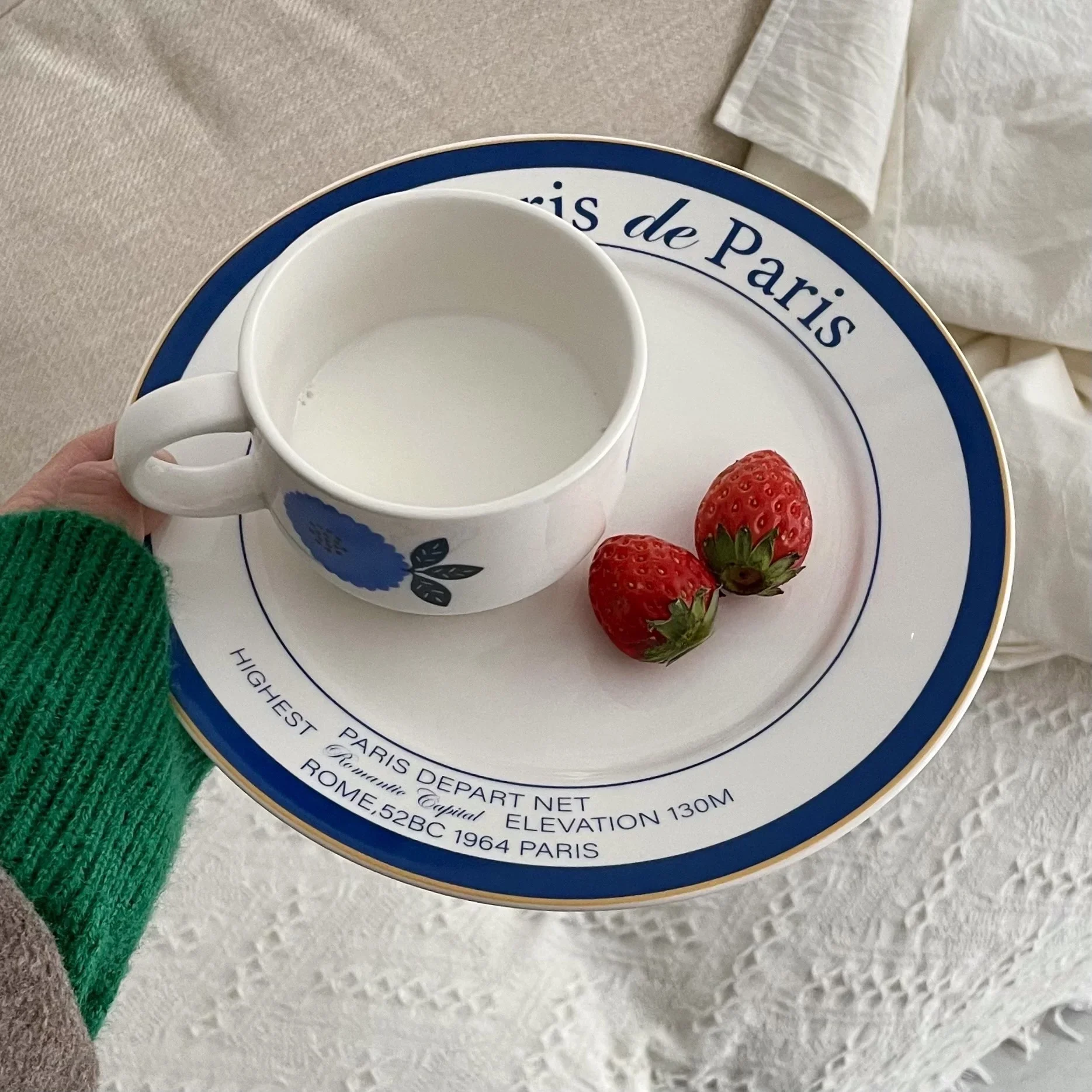 French Letter Ceramic Plate Paris Coil Simple Style Dining Plate Home Use Photography Plate round Shape Adult Cartoon Element
