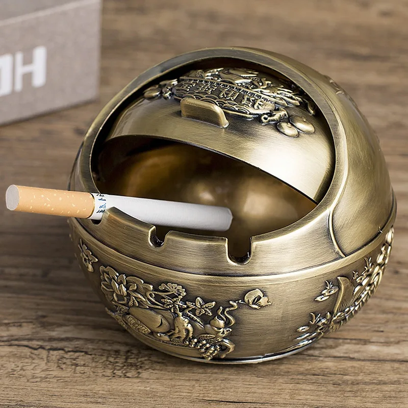 Spherical Metal Figurines Miniatures Ashtray European With Cover Creative Hotel Windproof Ashtray Home Decoration Accessories