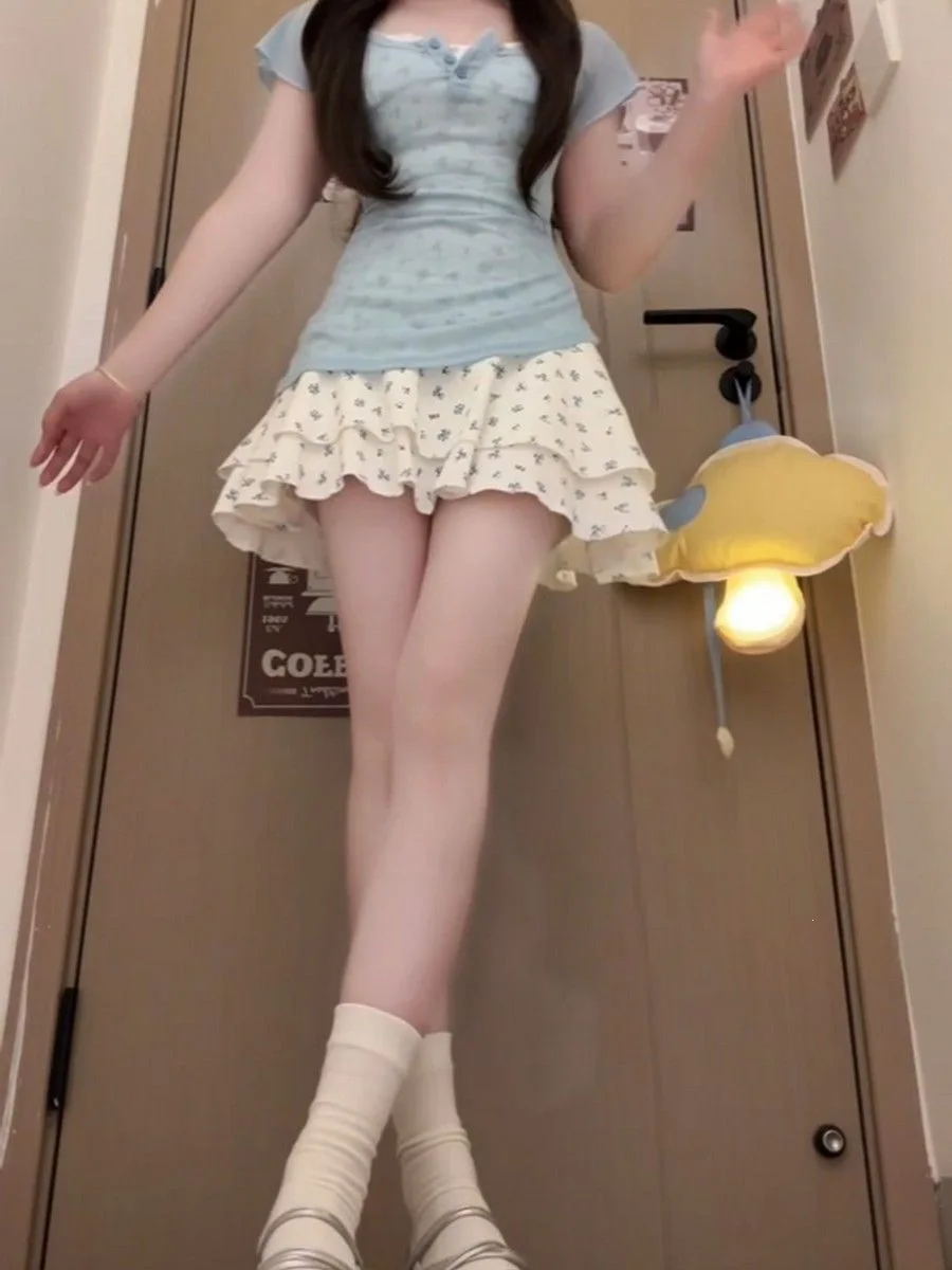 Square Collar Short Sleeved Cover, Waist Cinching Floral Lotus Leaf Suspender Skirt, Two-piece Set for Women