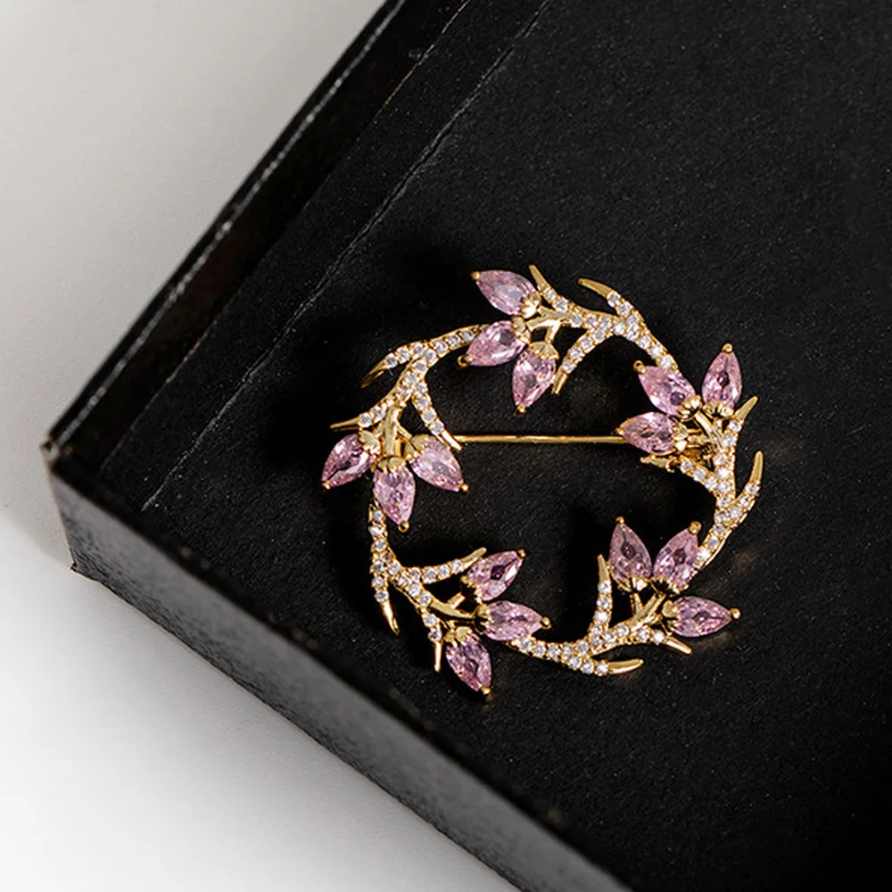 

Exquisite Zircon Crystal Flower Brooches for Women Beautiful Wreath Pin Badge Accessories Daily Jewelry