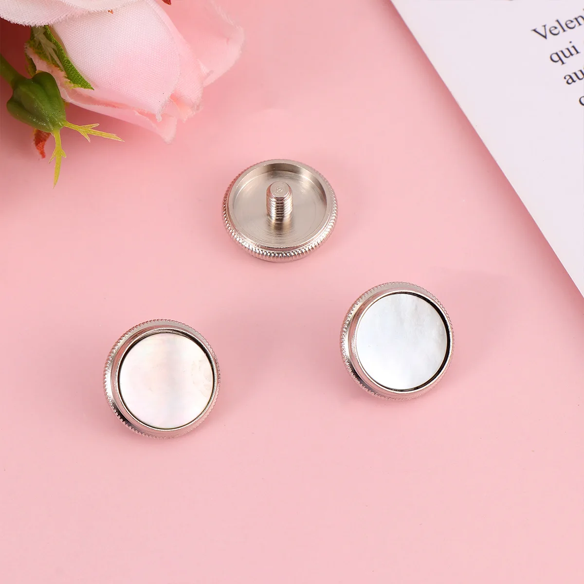 3Pcs Trumpet Buckle Buttons Piston Button Snap Press Cover Trumpet Buckle Snap Musical Instrument Accessory Tool 2X2X1.5cm