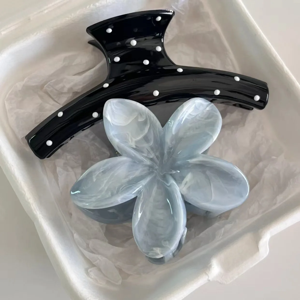 2Pcs Korean Black Dot Blue Flower Grab Hair Clip Shark Claw Ponytail Clamp Hairpin Barrette Elegant Headwear Hair Accessories