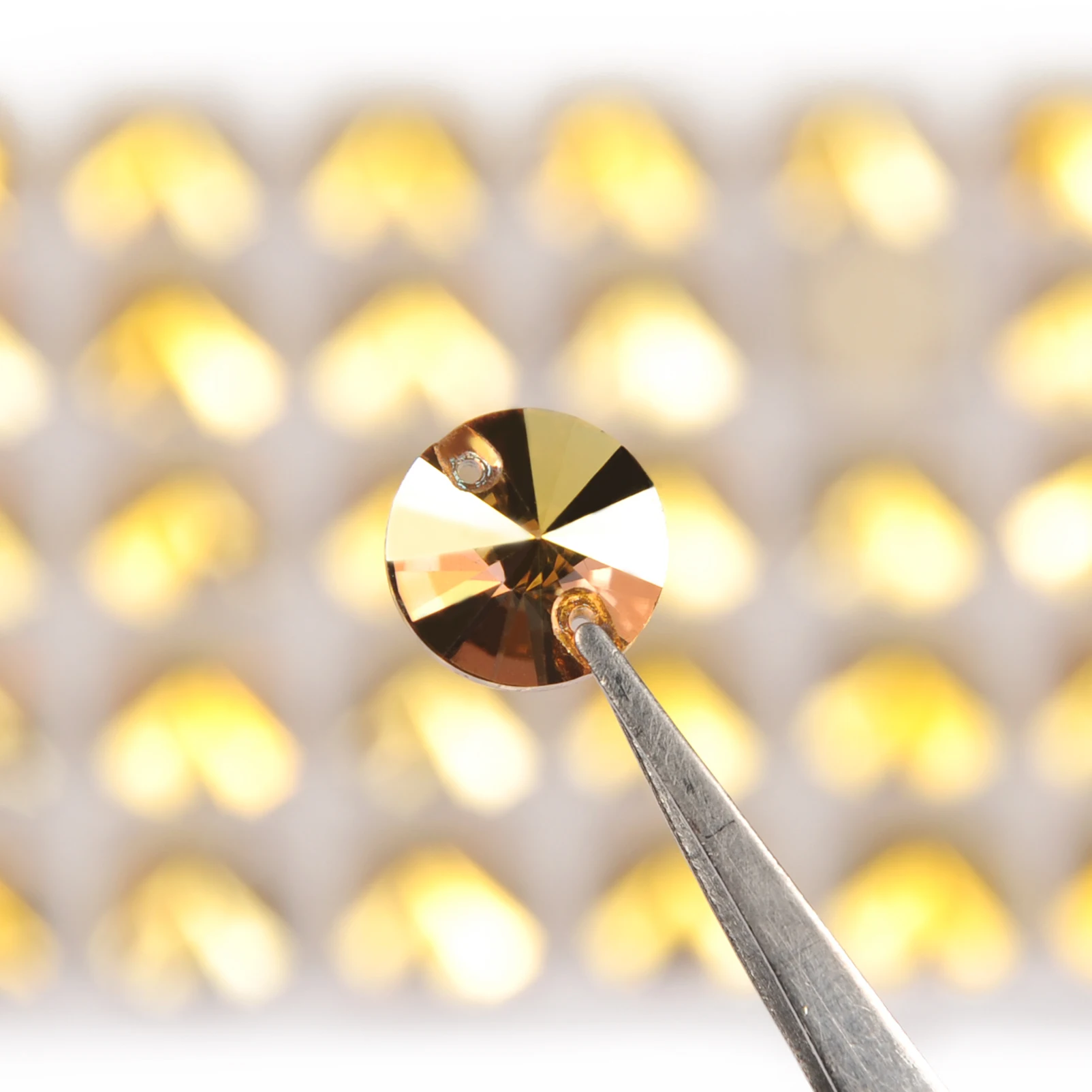 Sunshine Gold Rivoli Aufnähbare Strasssteine Runde Glasperlen Kristall-Strasssteine Dekorationsapplikationen für Hochzeitskleider und Kleidung – Detail 3
