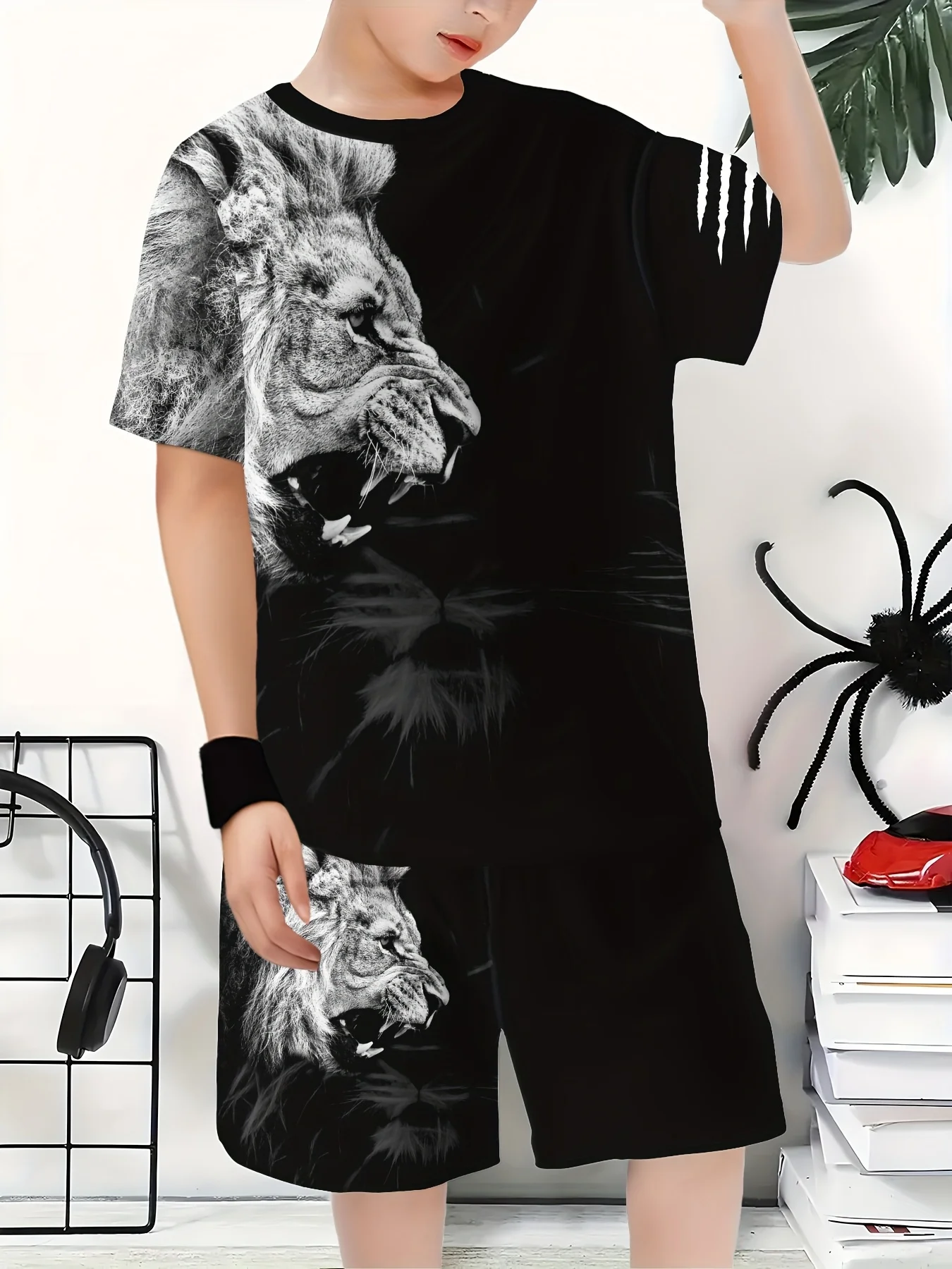 2025 Fashion New Black Cartoon Lion Pattern 3D Printed Top, Short Sleeved Shorts Two-piece Set Suitable for Outdoor Wear