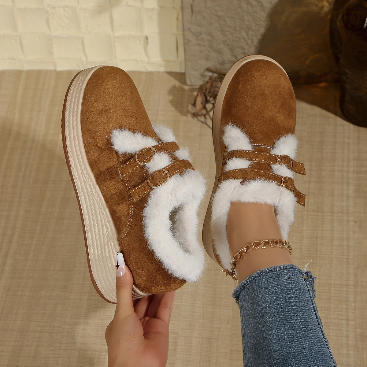 

New Women Sneakers Slip on Comfortable Ankle Sneakers Anti-slip Plush Designer Shoes Outdoor Fur Snow Boots Zapatos De Mujer
