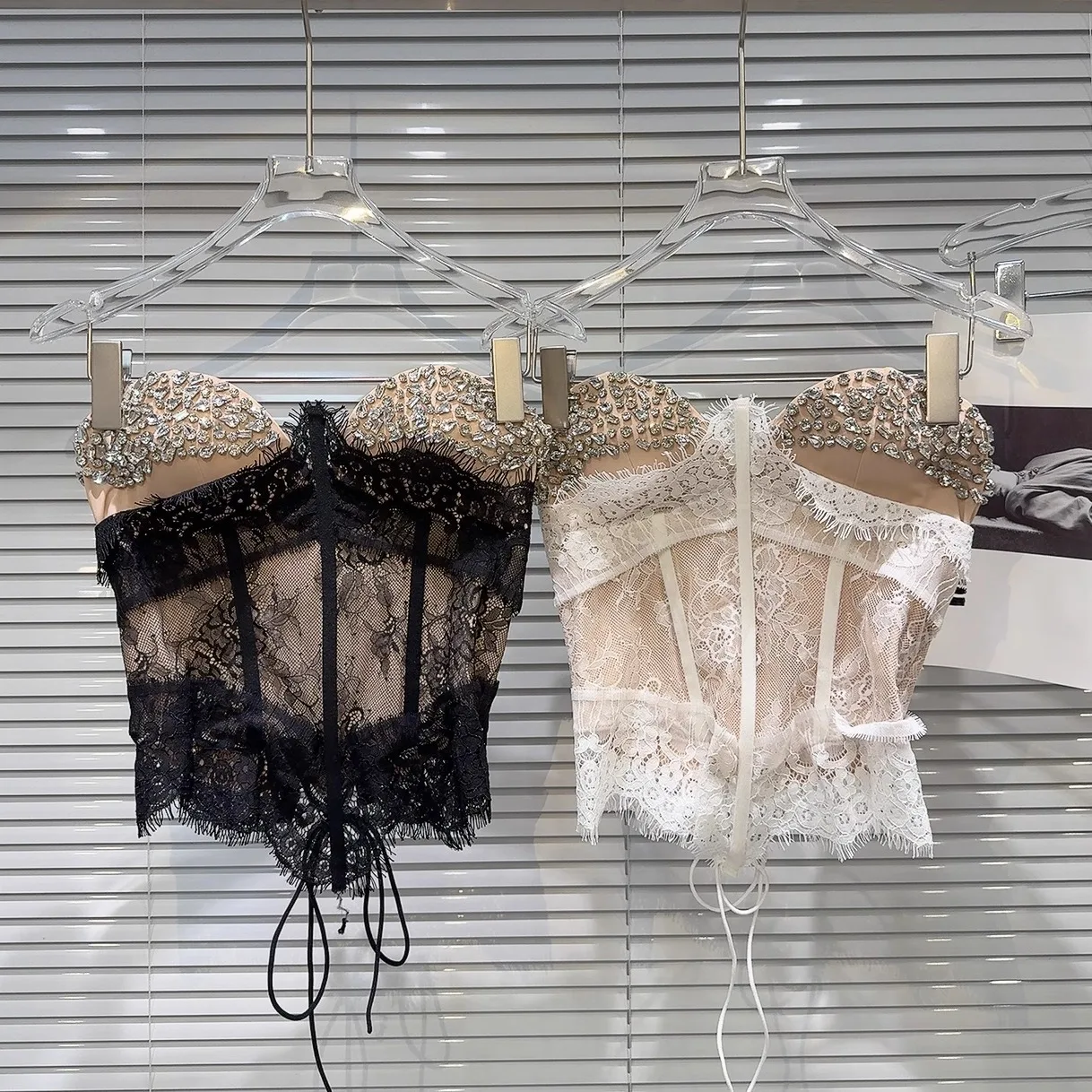 

Spring 2026 Sexy Spicy Girl Heavy Work Rhinestone Nail Drill Fibone Waist Cinch Tie Brtte Tank Top Original Design Lace