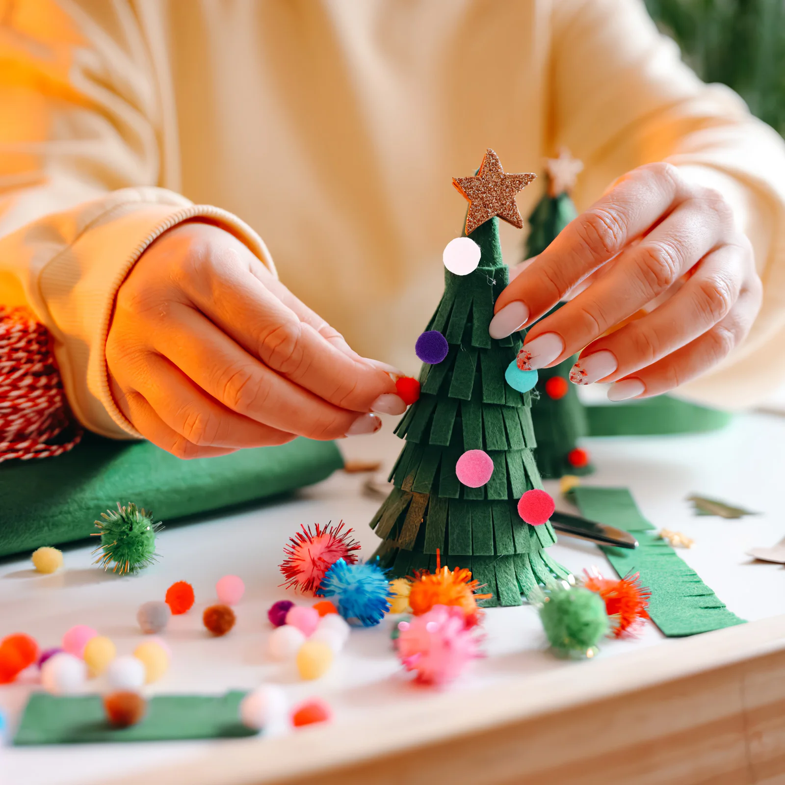 1000 قطعة كرات بوم بومس الملونة لتقوم بها بنفسك اكسسوارات للأطفال المشاريع الحرفية الأطفال أدوات التعلم التعرف على الألوان متنوعة