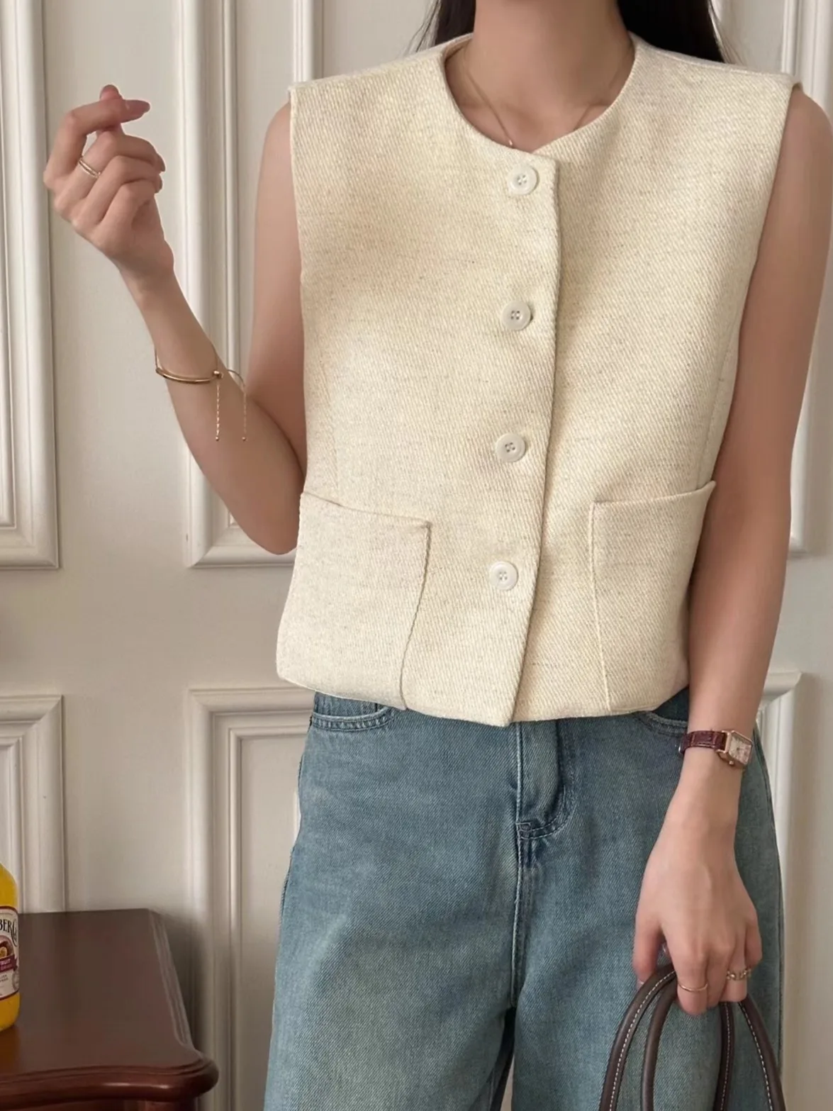 Faionable ort Quilted Vest Women's 2025 New Sle Single Button Chic Sle Korean High End Feeling Top without Sve