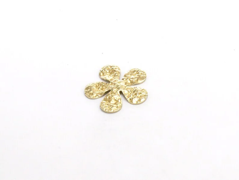 20pcs Hammered Daisy Charms, Brass Flower Findings, Earring Findings, DIY Ornament, 19.5mm, Jewelry Supplies, No Hole - R366